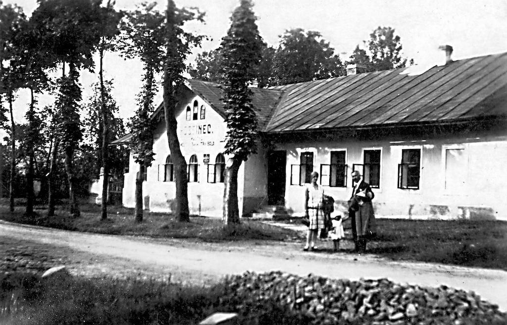 Hotel Na Statku Mirosov Mirosov  Exterior photo